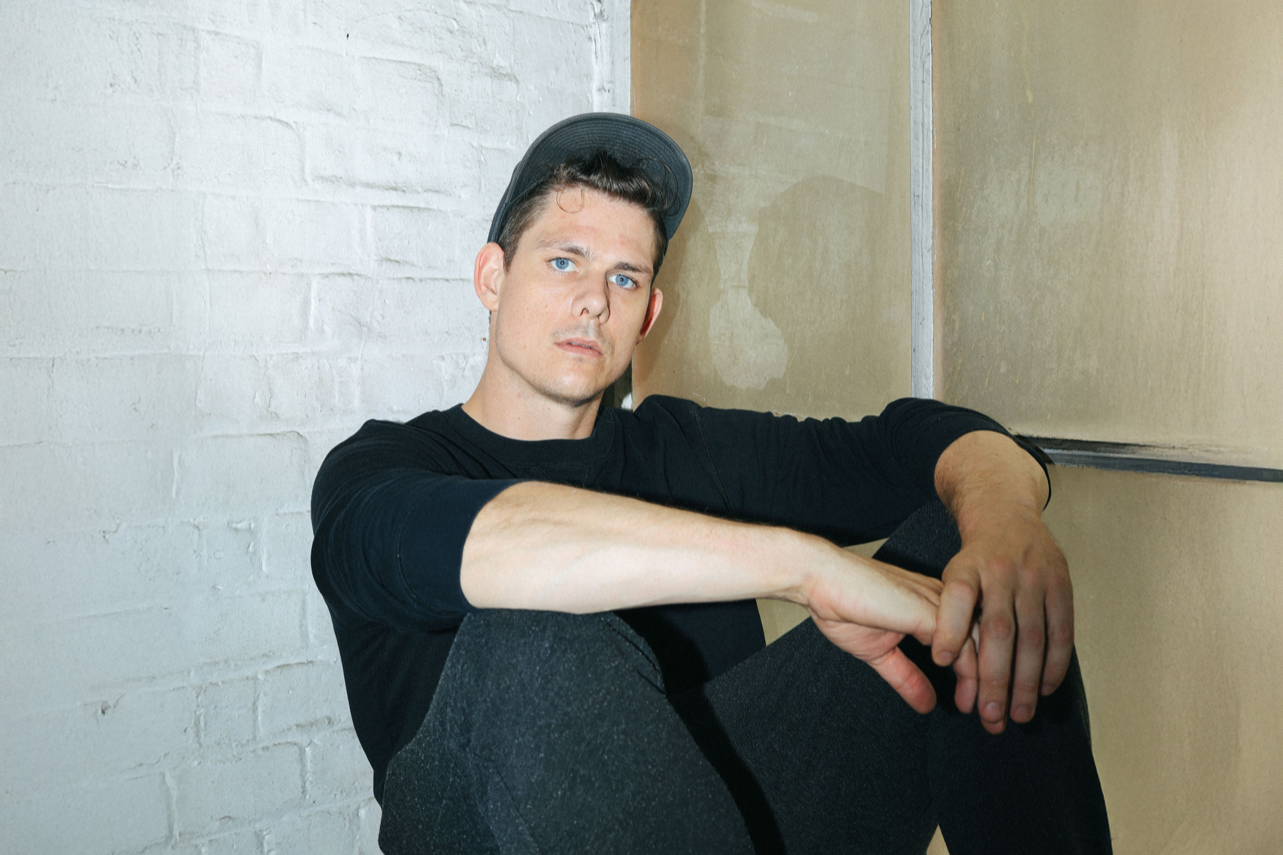 Ahren Warner 8 Ahren Warner Profile Photo min